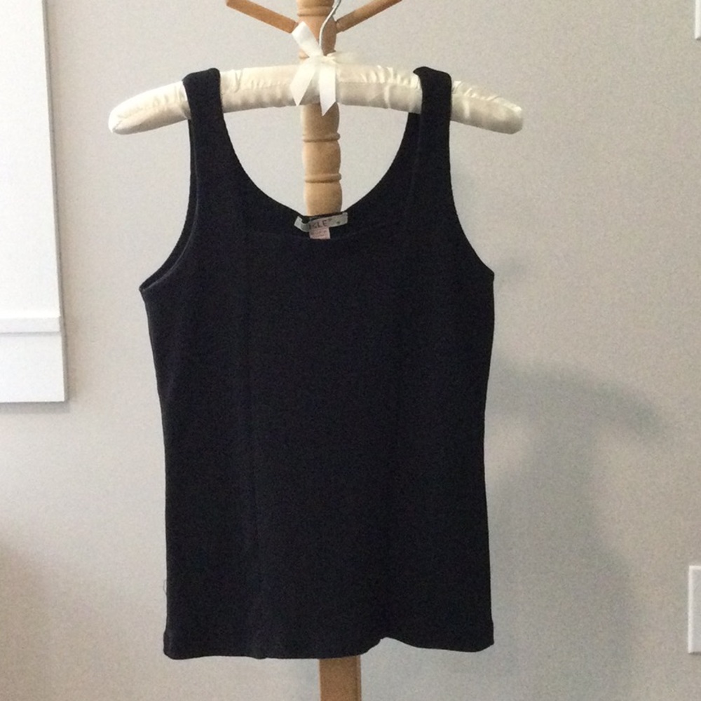 Isle tank top